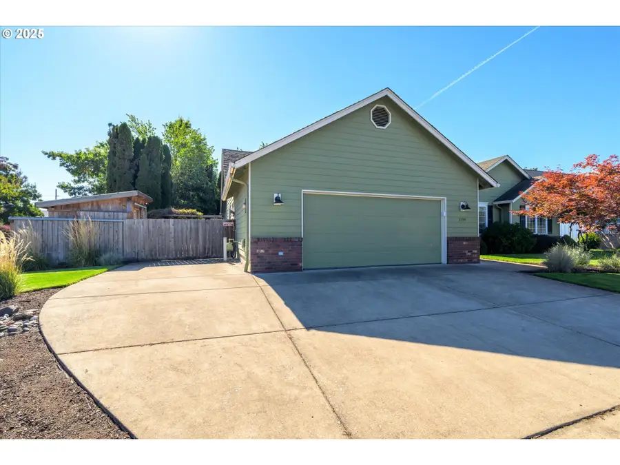 3594 Sussex St, Eugene, OR 97401 - Image #2