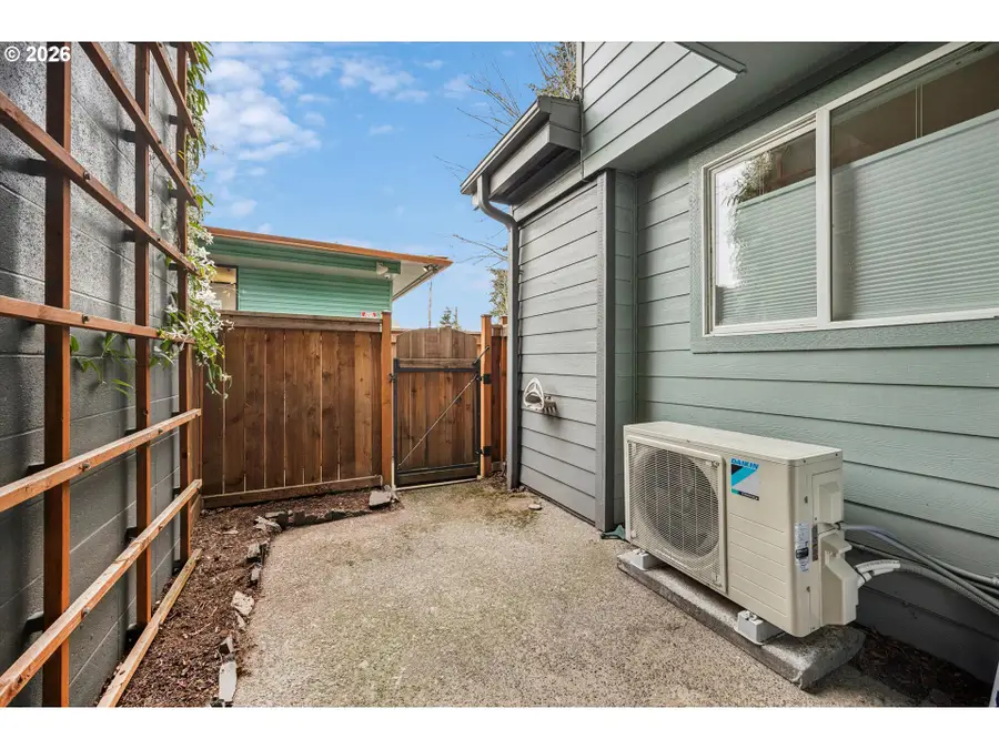 7232 N New York Ave #6, Portland, OR 97203 - #3