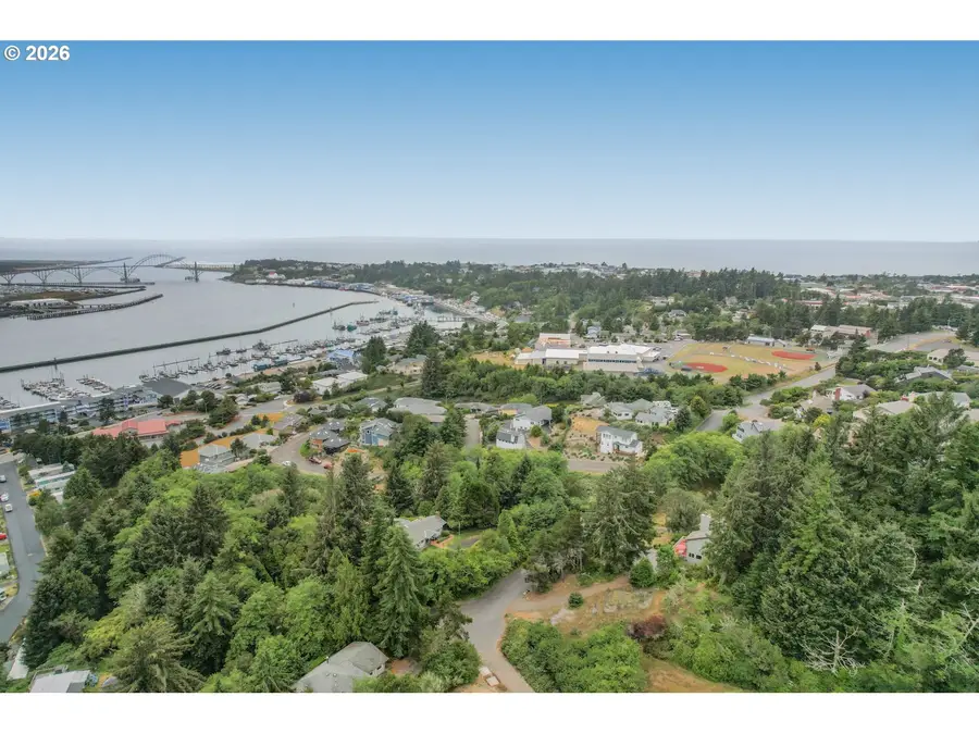 1075 SE Spruce Way, Newport, OR 97365 - #3
