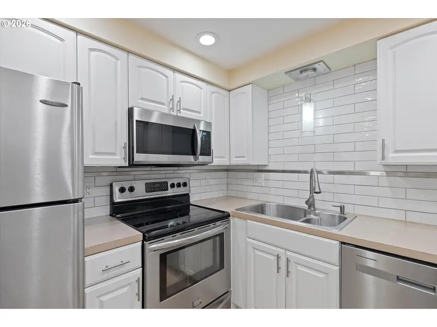 5561 SW Multnomah Blvd, Portland, OR 97219 - #3