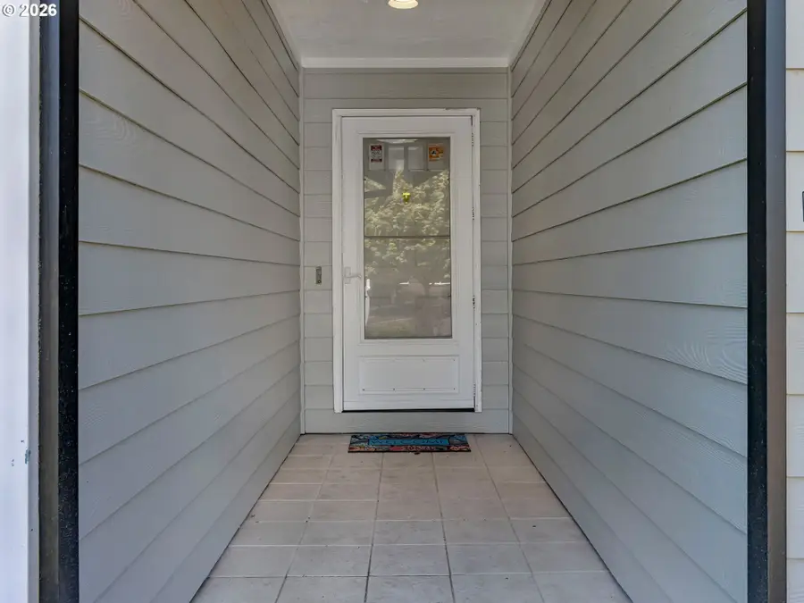 869 E 9th Ct, Lafayette, OR 97127 - #3