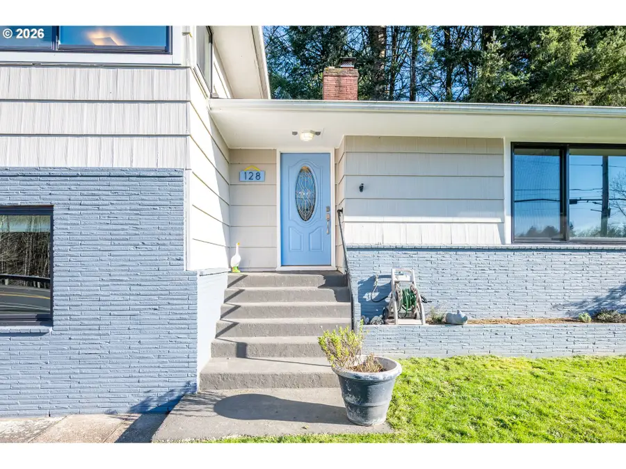 128 Alpha Dr, Longview, WA 98632 - Image #3