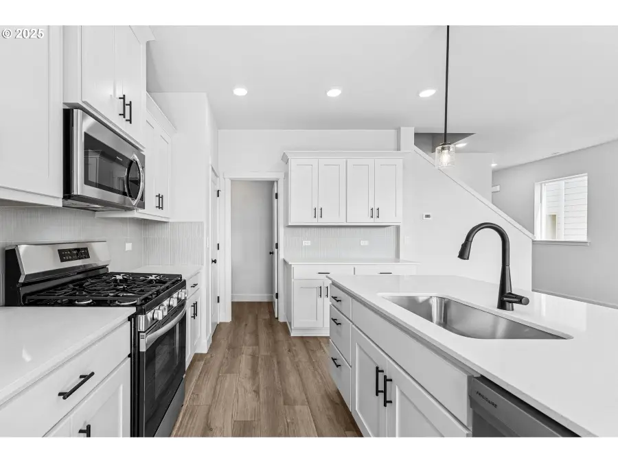 920 Rosebud Ct, Forest Grove, OR 97116 - Image #2