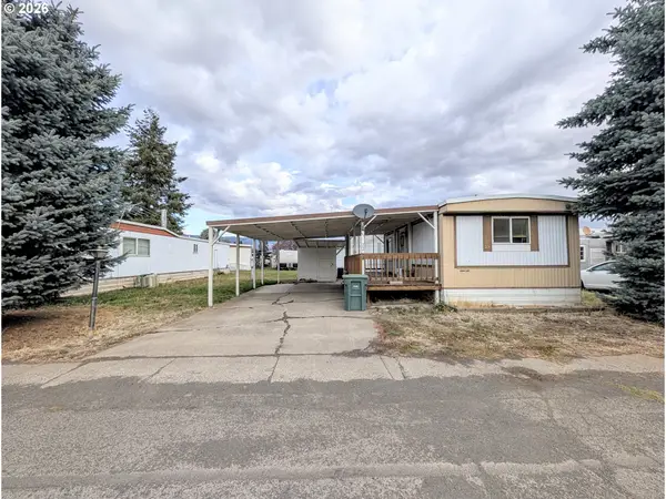 1806 26th St #22, LaGrande, OR 97850