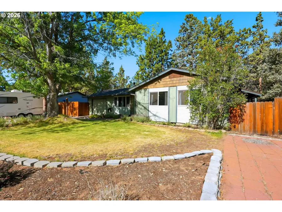 823 SE Polaris Ct, Bend, OR 97702 - #3