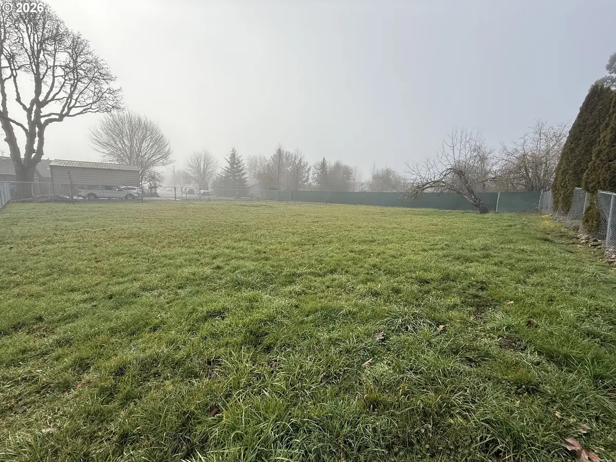 S 2nd St, Carlton, OR 97111 - Image #1