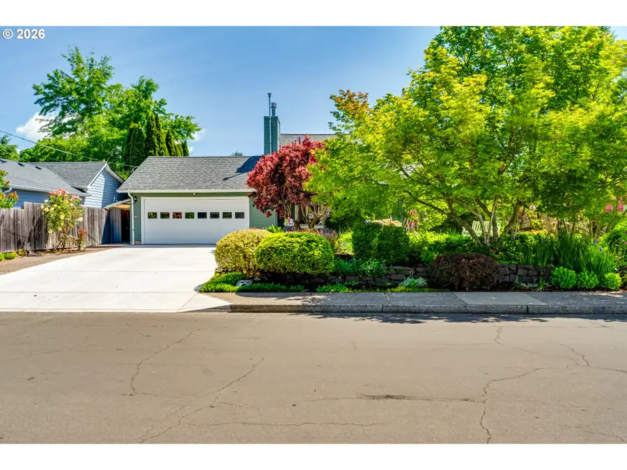 393 Sunshine Acres Dr, Eugene, OR 97401 - #2