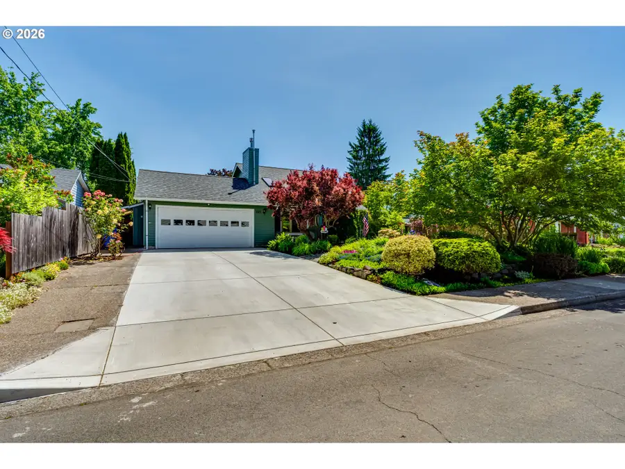 393 Sunshine Acres Dr, Eugene, OR 97401 - #3