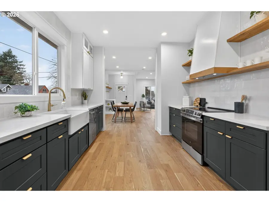 702 NE Rosa Parks Way, Portland, OR 97211 - #2