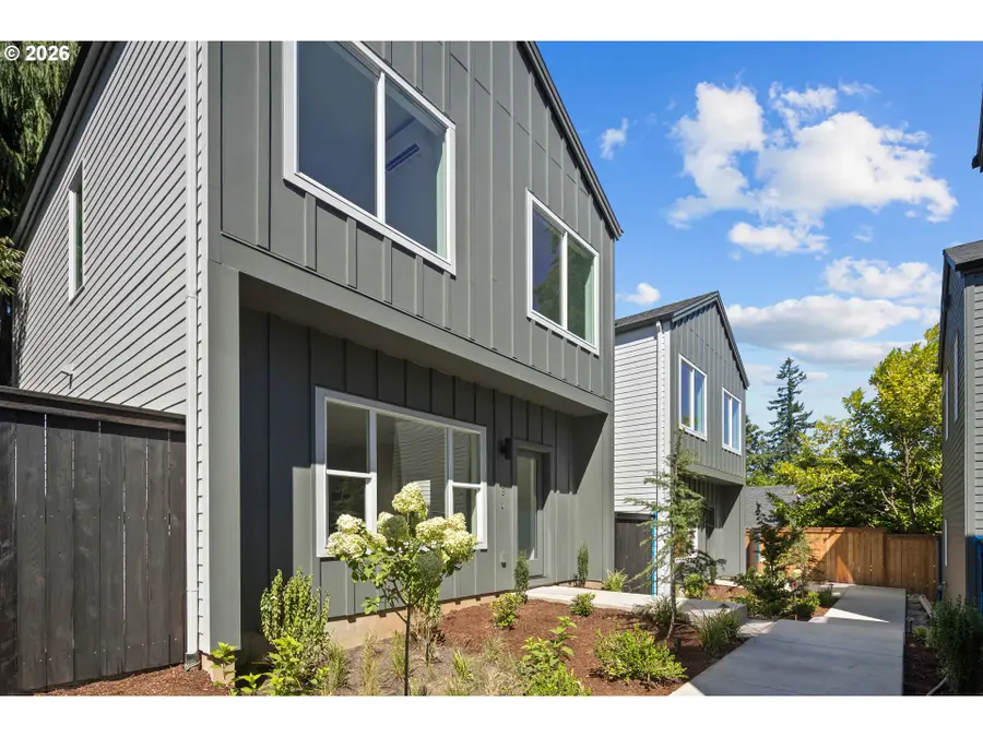 3823 SW Pomona St, Portland, OR 97219 - #2
