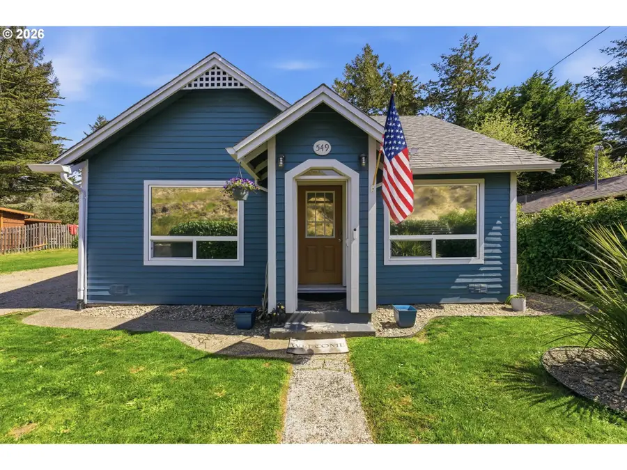 549 N Marple St, Coos Bay, OR 97420 - #2