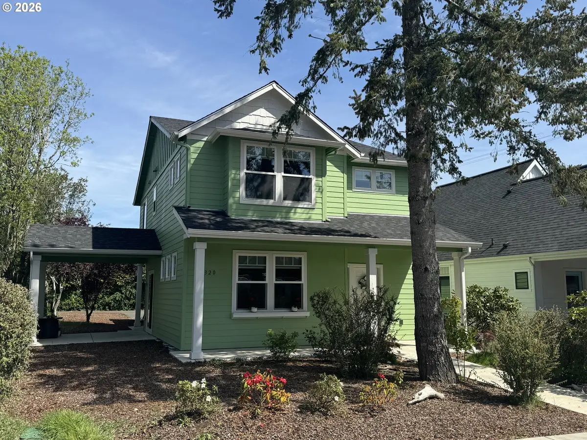 320 Oak St, Florence, OR 97439 - #1