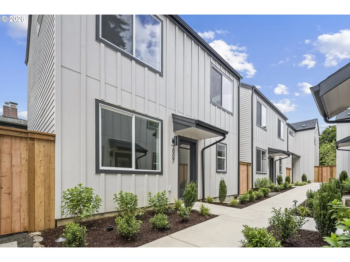 2009 SW Moss St, Portland, OR 97219 - #1