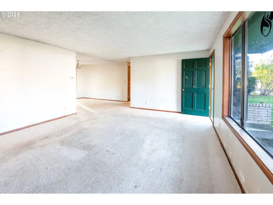 208 NW 24th St, McMinnville, OR 97128 - Image #3