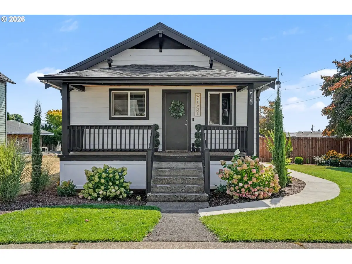 216 E Main St, Sublimity, OR 97385 - #1
