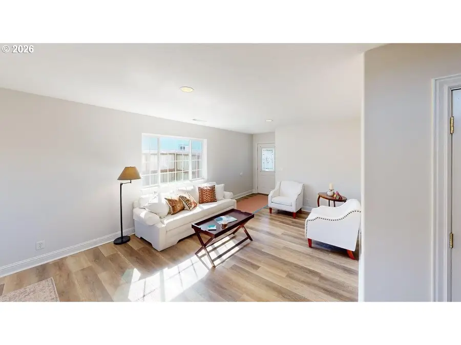 714 Pioneer Rd, Brookings, OR 97415 - #3