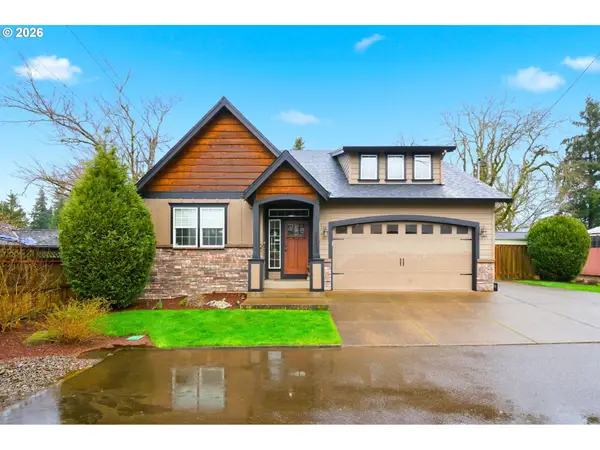 8117 Cox Ln, Gladstone, OR 97027