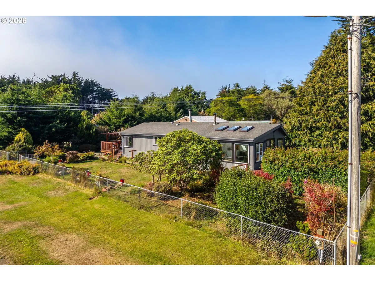 775 10th St Se, Bandon, OR 97411 - #1