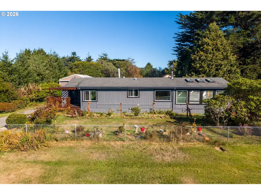 775 10th St Se, Bandon, OR 97411 - #3