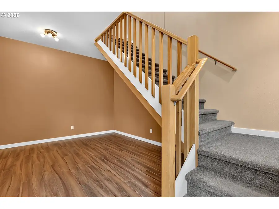 1404 May St, Hood River, OR 97031 - #3