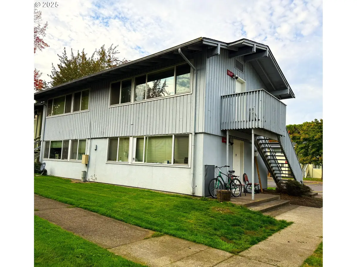 2064 W 17th Ave, Eugene, OR 97402 - Image #1