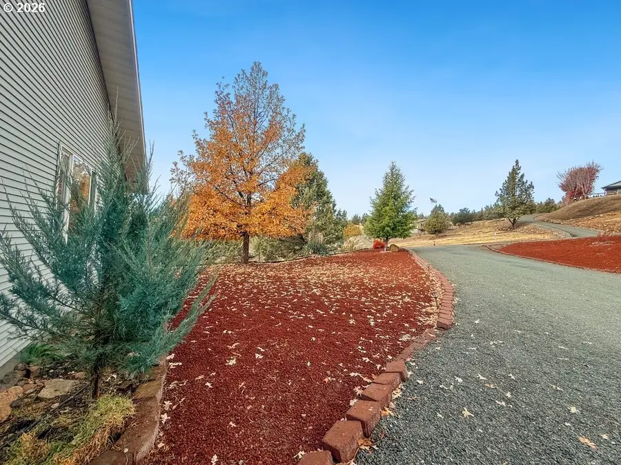 218 Valley View Dr, John Day, OR 97845 - #3
