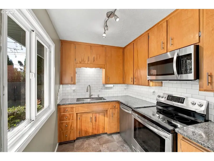 708 28th Ave, Albany, OR 97322 - #2
