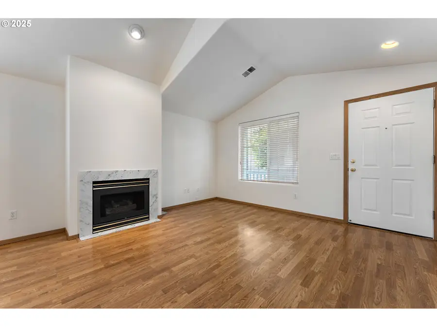 9405 SW Buckingham Pl, Beaverton, OR 97007 - Image #2