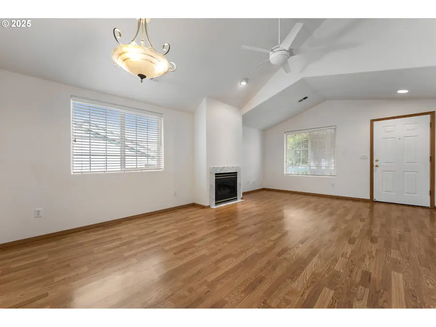 9405 SW Buckingham Pl, Beaverton, OR 97007 - Image #3