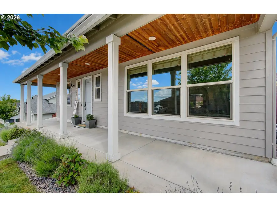 2307 E 6th St, La Center, WA 98629 - #3