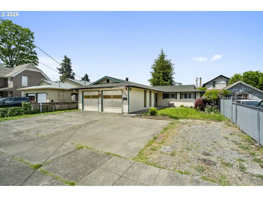160 W Berkeley St, Gladstone, OR 97027 - #2