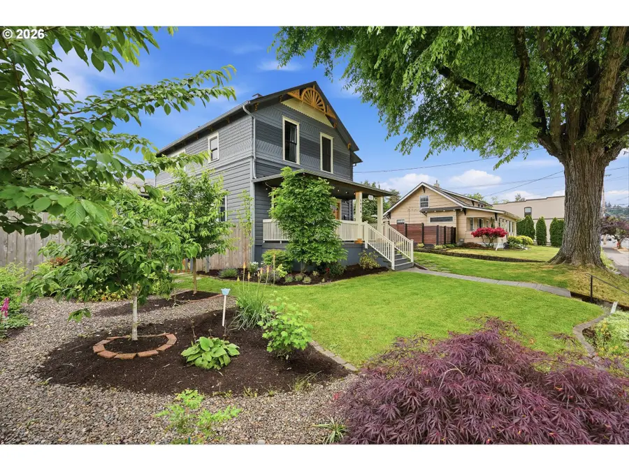 1216 Jackson St, Oregon City, OR 97045 - #3