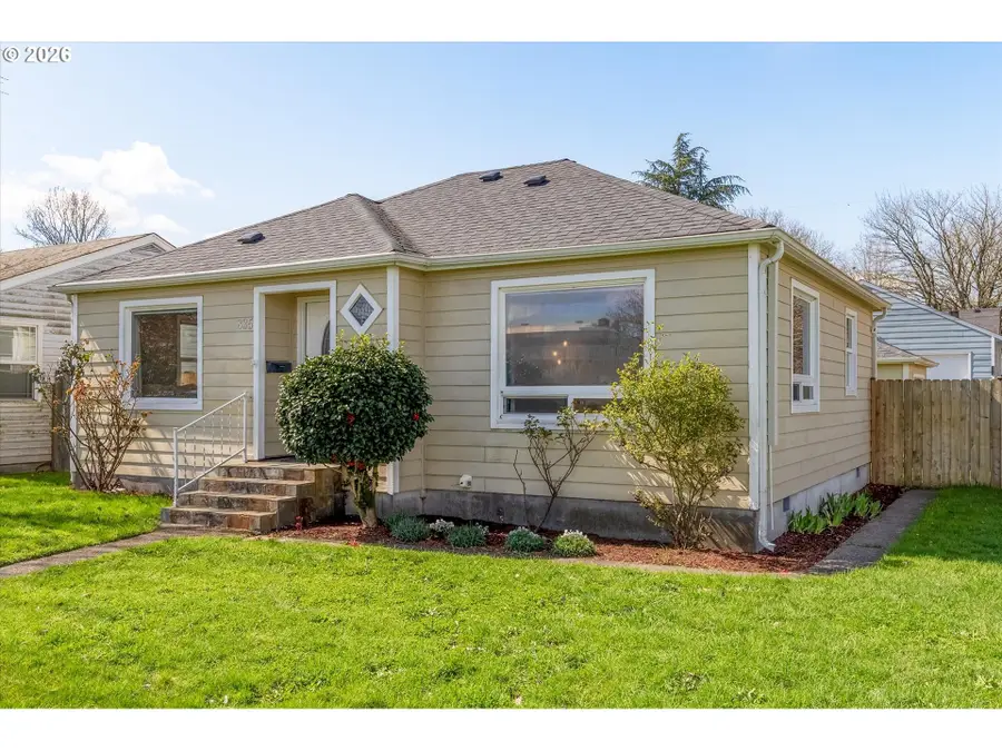 835 20th Ave, Longview, WA 98632 - #3
