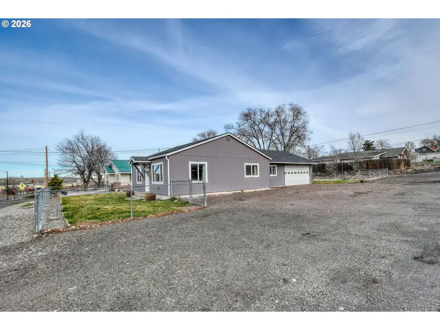 326 NE Cherry St, Pilot Rock, OR 97868 - #3