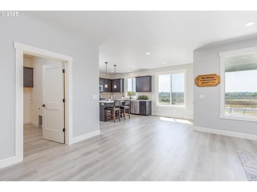 856 E Autumn Ave, Hermiston, OR 97838 - Image #3