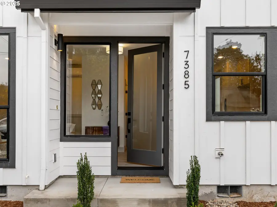 7385 N Mobile Ave, Portland, OR 97217 - Image #2