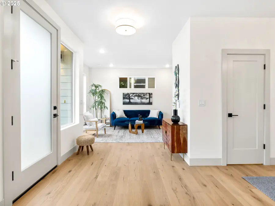 7385 N Mobile Ave, Portland, OR 97217 - Image #3