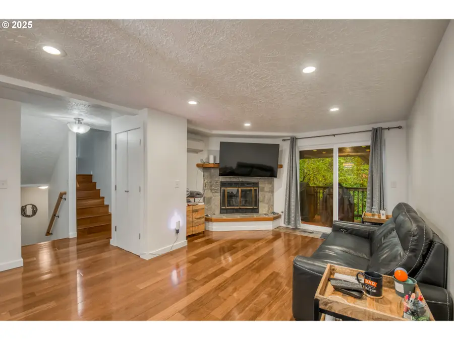 6196 SW Capitol Hwy, Portland, OR 97239 - Image #2