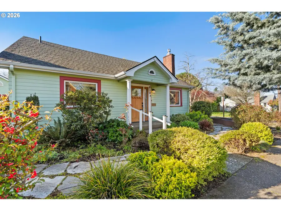 810 E 20th Ave, Eugene, OR 97405 - #3