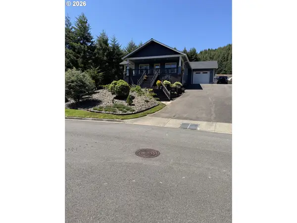 250 Foxglove Way, Reedsport, OR 97467