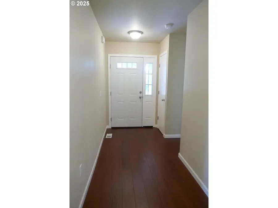 90 NW Birch Ave, Warrenton, OR 97146 - Image #2