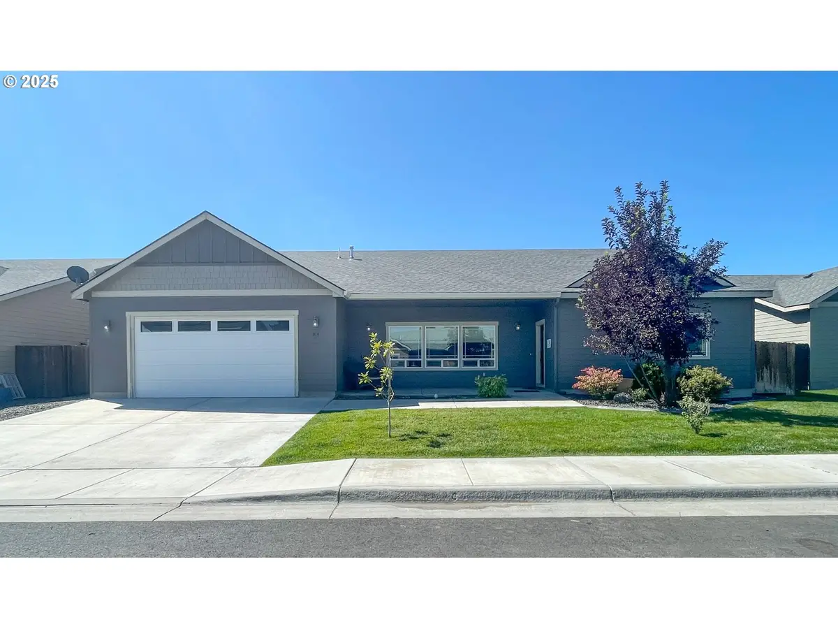 915 SW Coyote Dr, Hermiston, OR 97838 - Image #1