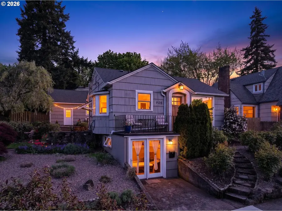 905 Columbia St, Hood River, OR 97031 - #2