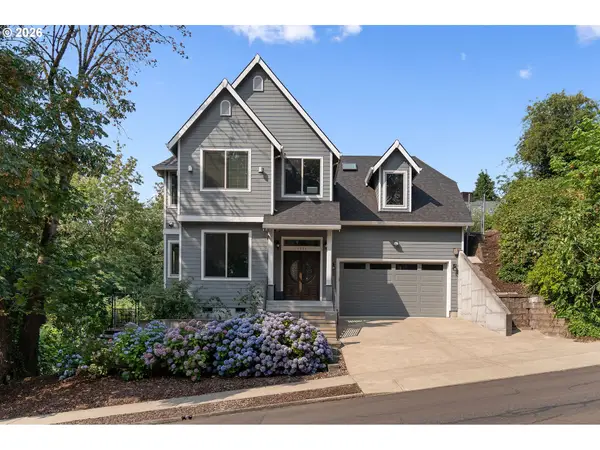 2903 NE Fremont Dr, Portland, OR 97220