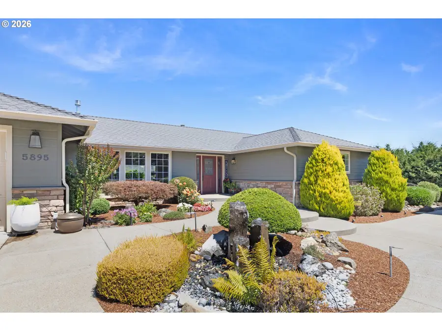 5895 Garden Valley Rd, Roseburg, OR 97471 - #3