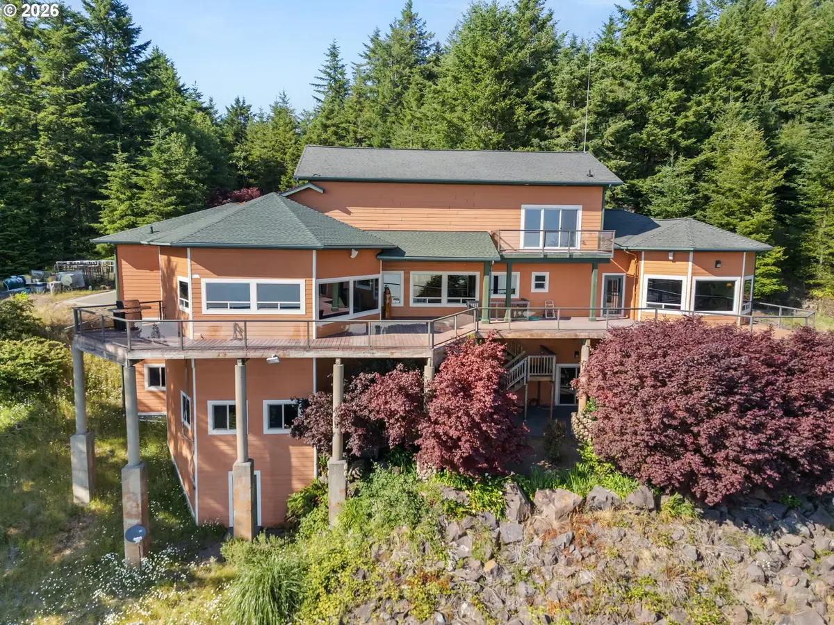 99075 Mcvay Creek Rd, Brookings, OR 97415 - #1