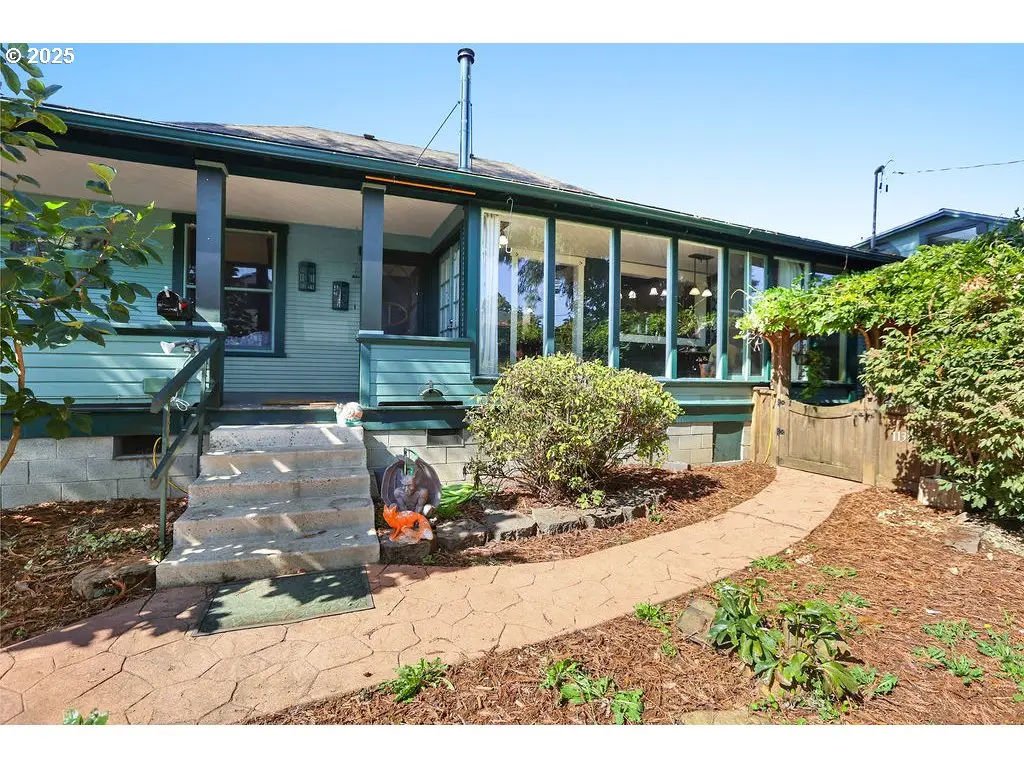 1132 Ash Ave, Cottage Grove, OR 97424 - Image #1