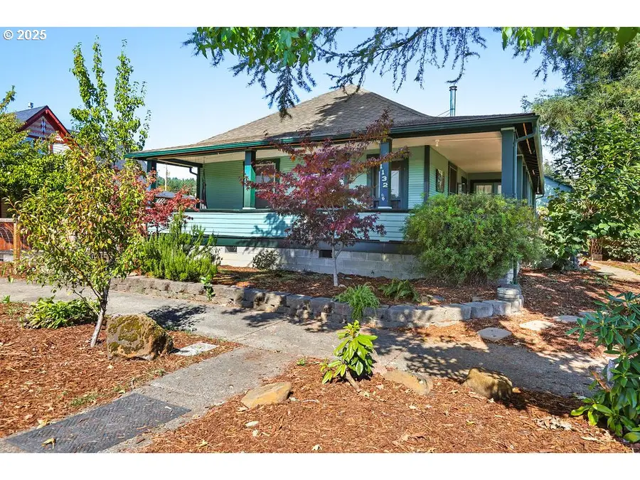 1132 Ash Ave, Cottage Grove, OR 97424 - Image #2