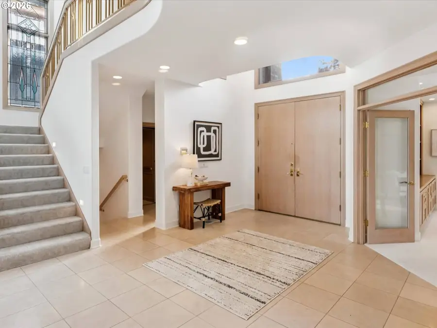 9027 NE Cliff St, Portland, OR 97220 - Image #2