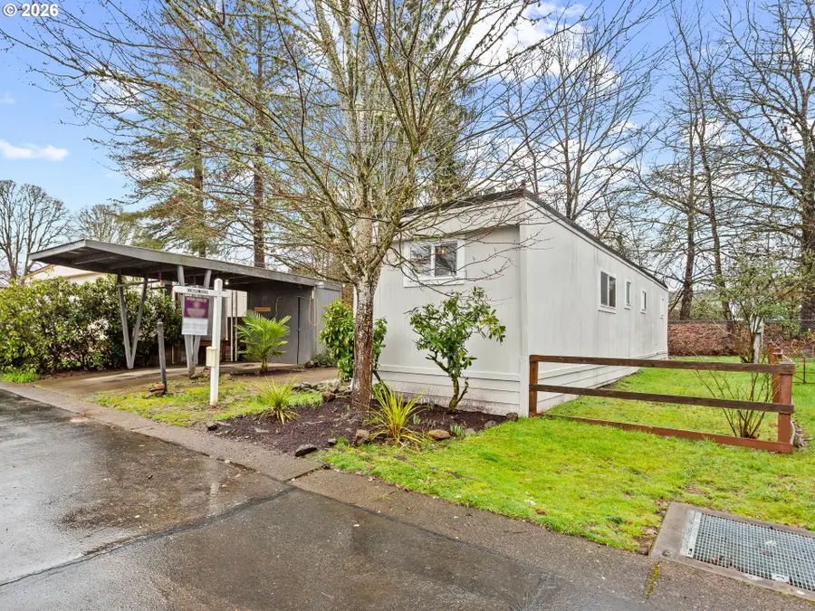 500 N Gilwood St #5, Carlton, OR 97111 - #2